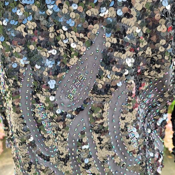 St. Eve Milano Black Long Sleeve Subtle Iridescent Sequin Beaded Scallop Hem Top - Picture 6 of 11